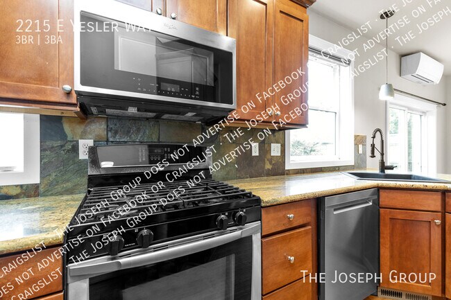 Building Photo - 2215 E Yesler Wy