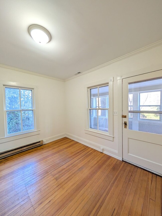 Building Photo - Chester Hill Cottage