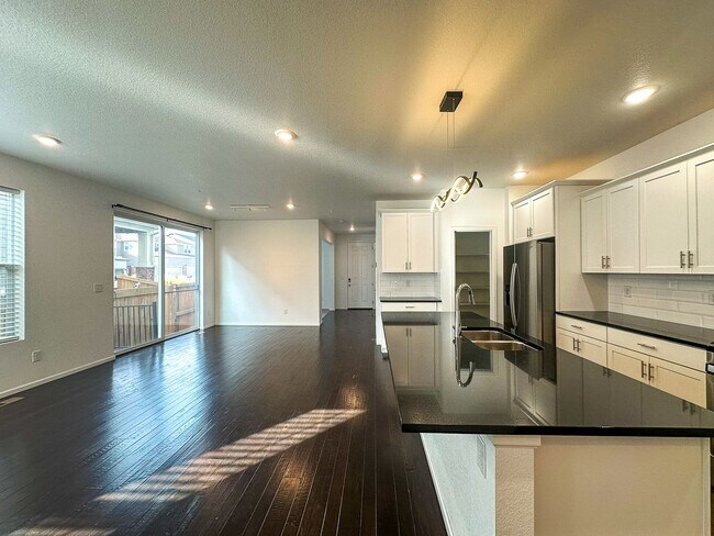 Building Photo - Senderos Creek 3bd paired home