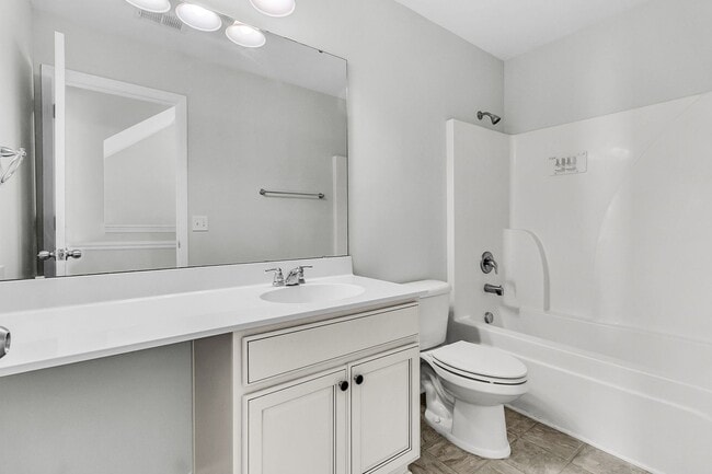 Building Photo - 5 Bedroom 3 Bath Home Located in Sophia Landing in Goose Creek