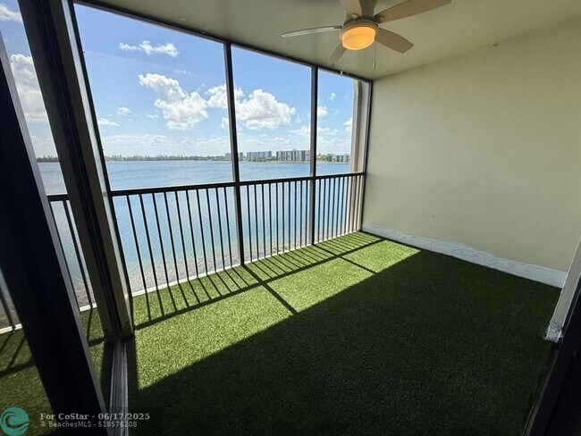 Building Photo - 110 Lake Emerald Dr
