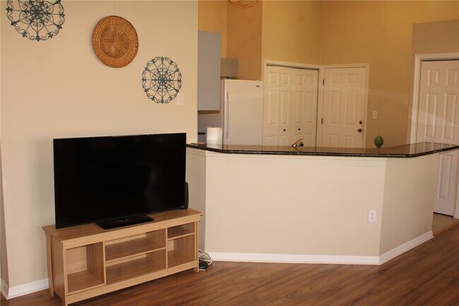 Building Photo - 3115 Live Oak Ln