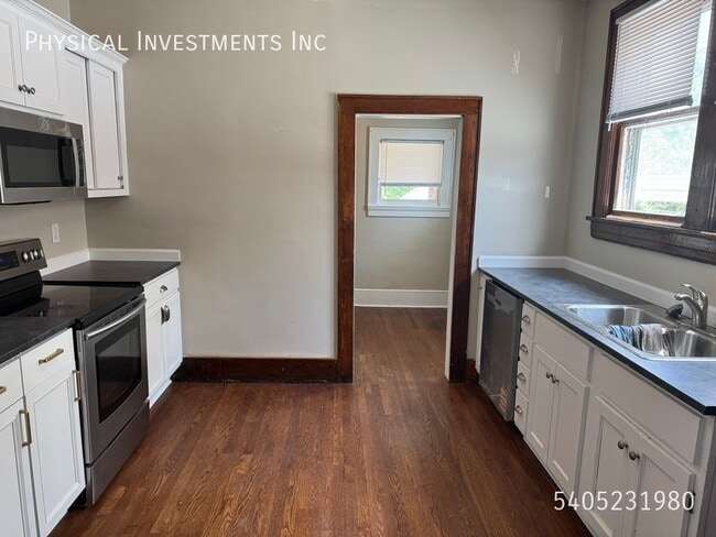 Building Photo - 1729 Moorman Ave NW
