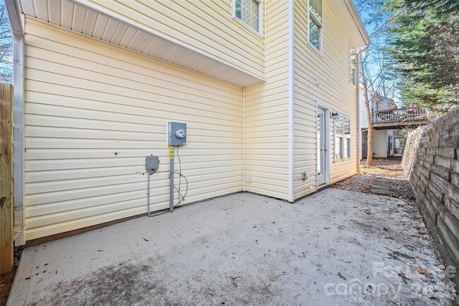 Building Photo - 1411 Swaying Branch Ln