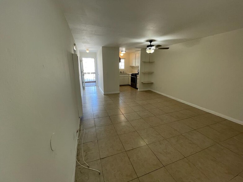 Livingroom - 2152 W Alameda Ave
