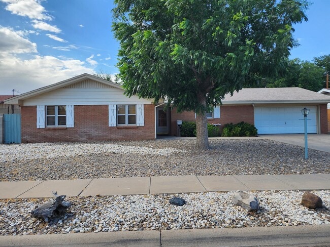 Primary Photo - 613 Mimosa Dr