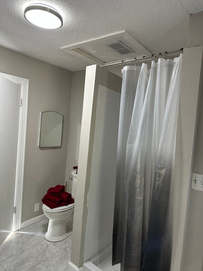 Building Photo - Beautiful House for Rent