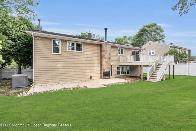 Building Photo - 1802 Holbrook St