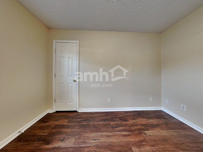 Building Photo - 5 Stemson Way