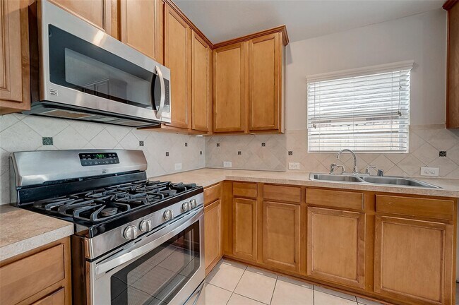 Building Photo - 1807 Hidden Breeze Dr