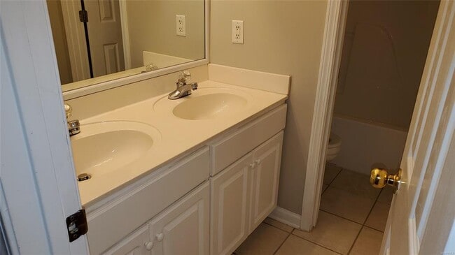 Building Photo - 9101 Hanston Pl