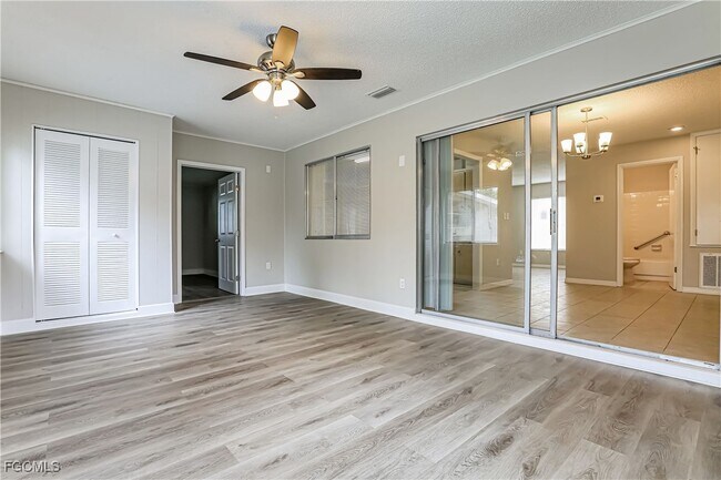 Building Photo - 6830 S Biscayne Dr