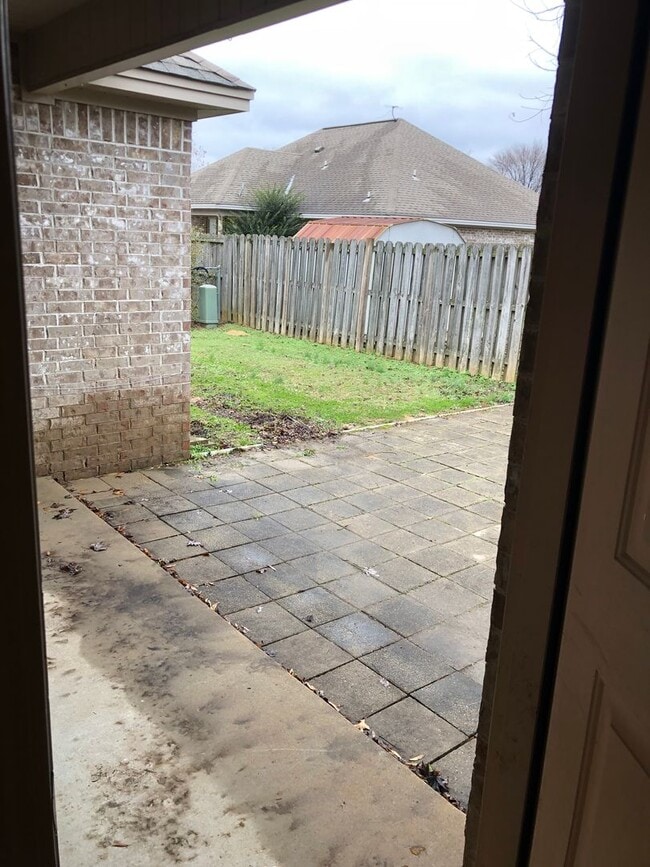 Building Photo - Beautiful 3 Bedroom Home in a Quiet Searcy Neighborhood!