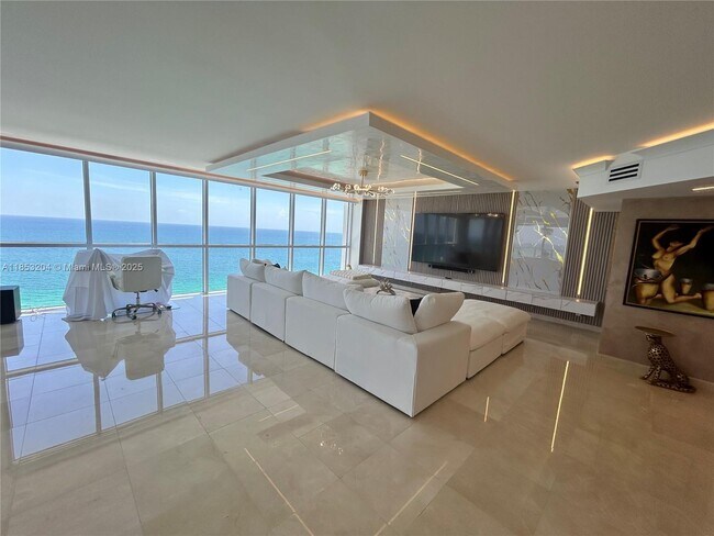 Building Photo - 16425 Collins Ave