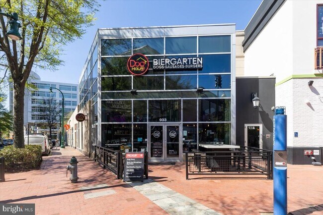 Building Photo - 7923 Eastern Ave NW