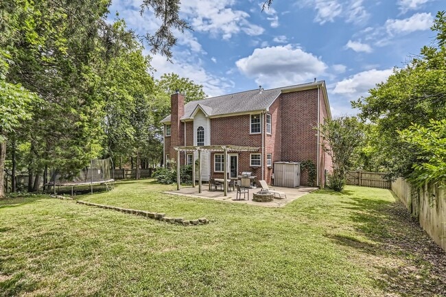 Building Photo - Welcome to this stunning, complete updated, 4-bedroom, 3.5-bath home