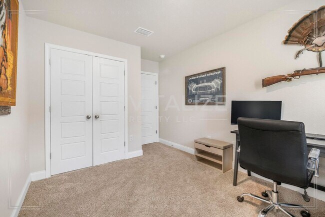 Building Photo - Beautiful Townhome in Quail Hollow, Spanis...
