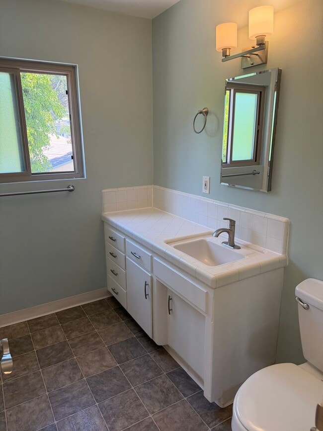 Building Photo - 1514 Chalcedony-