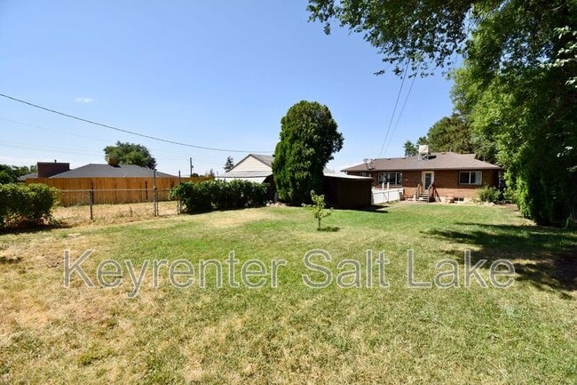 Building Photo - 159 W 2200 S