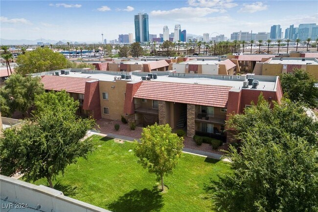 Building Photo - 4921 Indian River Dr