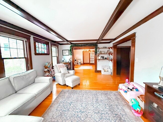 Building Photo - 66 Riverview Ave