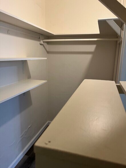 BD Closet interior to right - 1931 33rd St