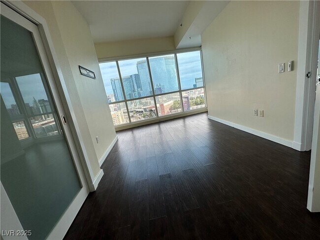 Building Photo - 4525 Dean Martin Dr