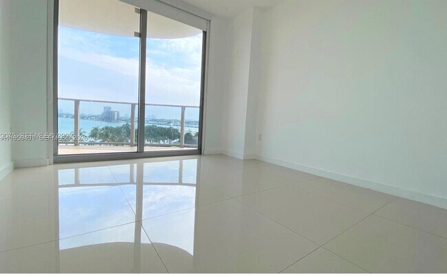 Building Photo - 488 NE 18th St