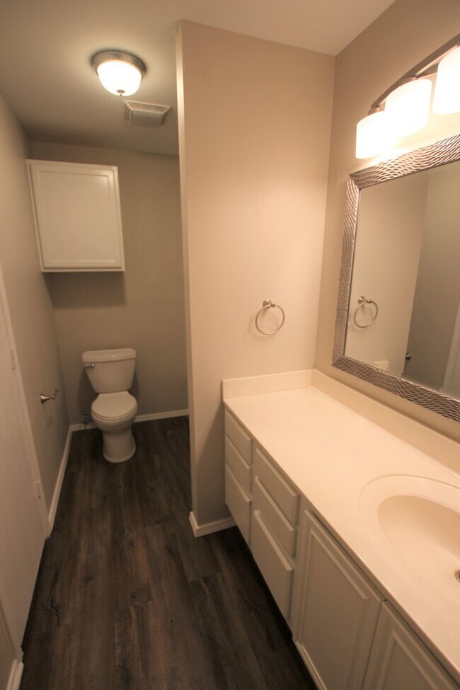 Building Photo - Coming Soon! Updated 3 Bedroom, 2 Bathroom home in Whitehouse ISD!