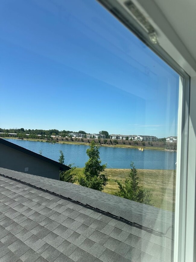 Building Photo - Riverstone: Gated Community, Pond Access i...