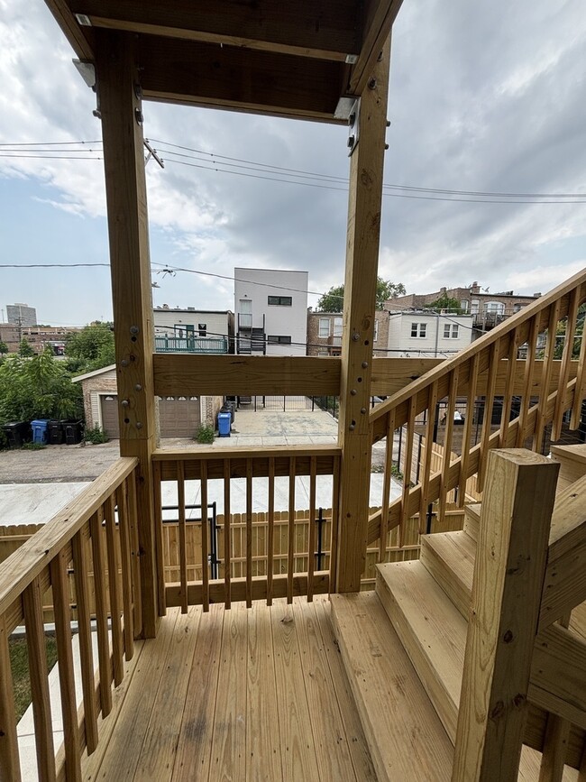 Building Photo - 6042 S Eberhart Ave