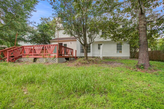 Building Photo - 8114 Halifax Way