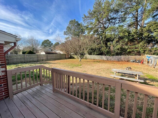 Building Photo - Lovely Single Family Ranch Home in Edgefield