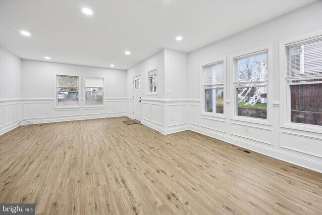 Primary Photo - 229 New Jersey Ave