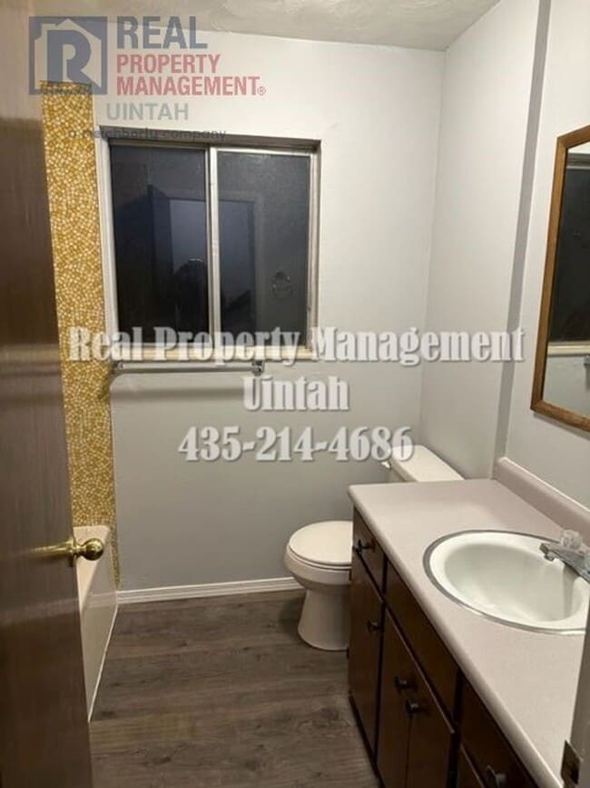 Building Photo - Cute 1-to-2-bedroom apartment.  MOVE IN SPECIAL!!!! $300 OFF FIRST MONTHS RENT WHEN YOU SIGN A 12...