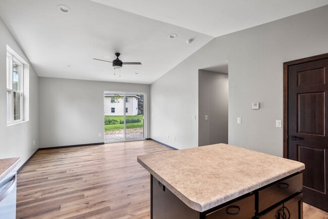 Building Photo - New Construction Home for Rent in Oshkosh, WI