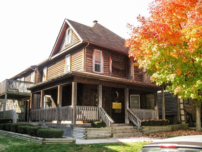 Interior Photo - Bowler