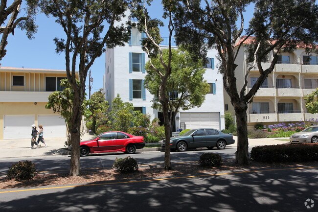 Building Photo - 927 2nd St