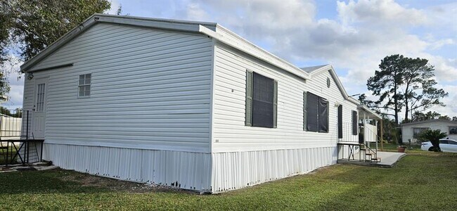 Building Photo - 3636 LAZY LAKE Dr S