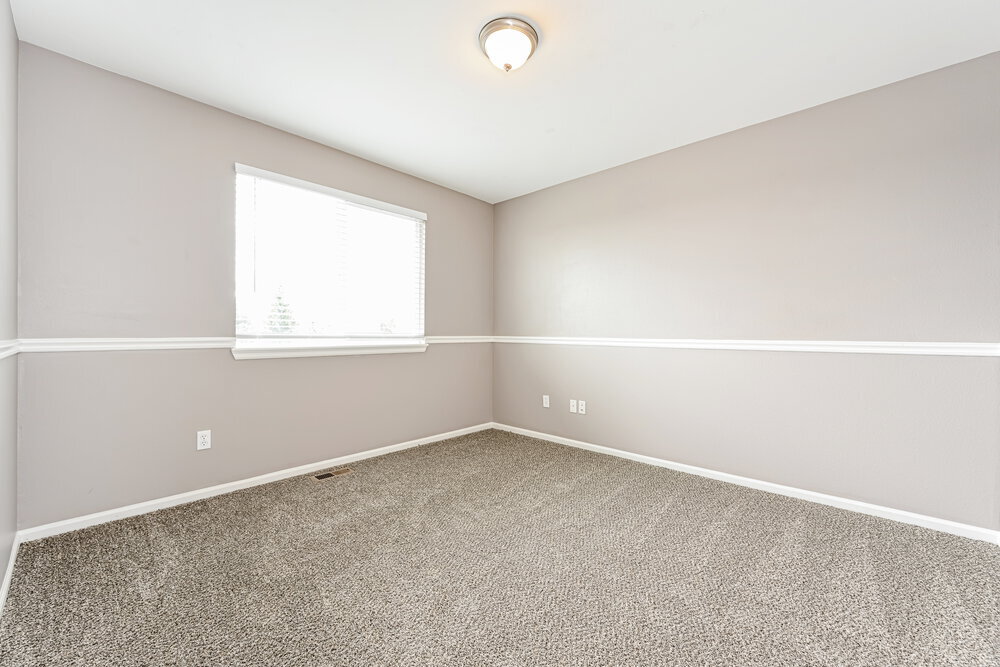 Building Photo - 858 Sundown Dr