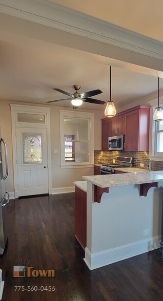 Building Photo - 4924 N Talman Ave