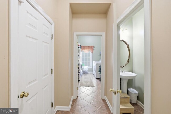 Building Photo - 5767 Bush Hill Dr