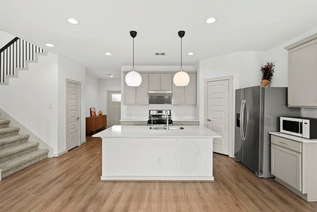 Building Photo - 29627 Ella Larchmont Ct