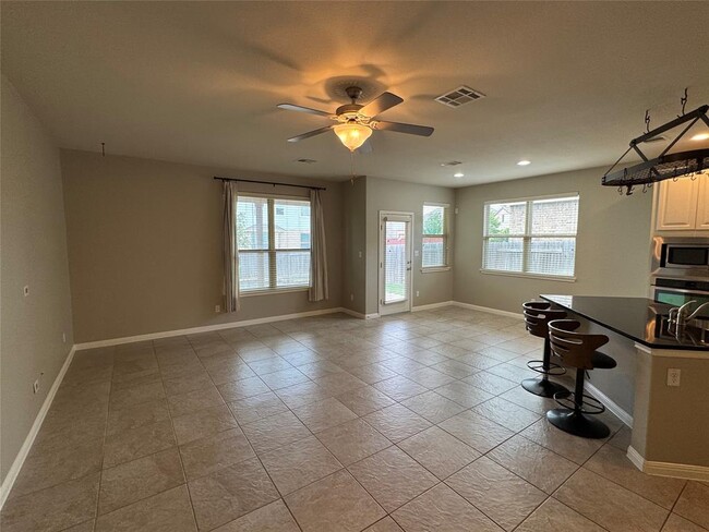 Building Photo - 104 Lake Whitney Ct