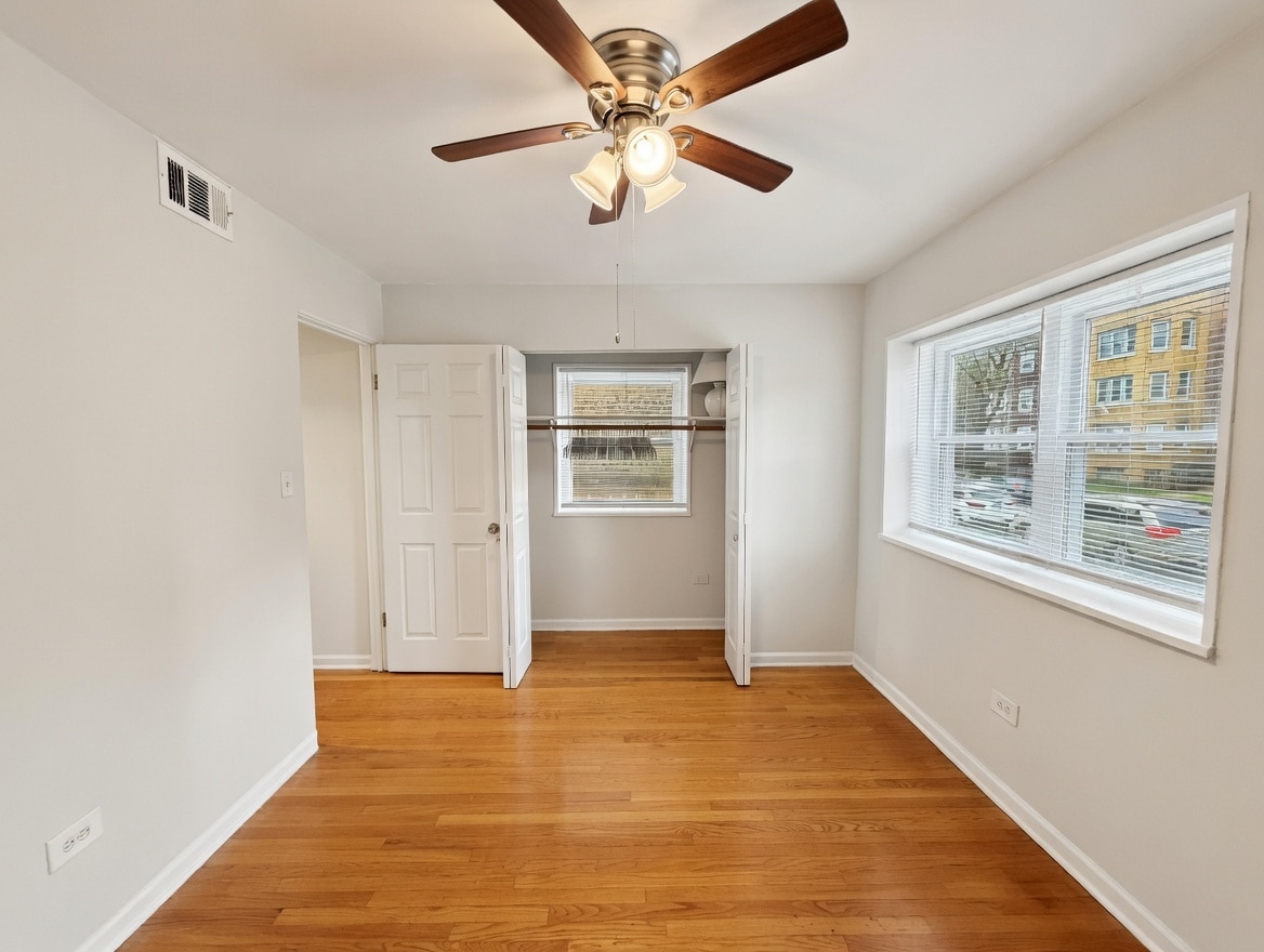 Building Photo - 6535 N Mozart St