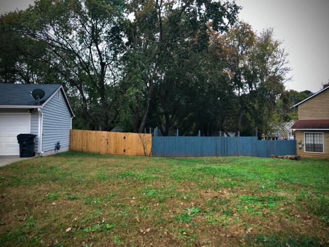 Building Photo - 1086 Samuel Dr