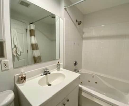 Building Photo - 65 Chelsea St