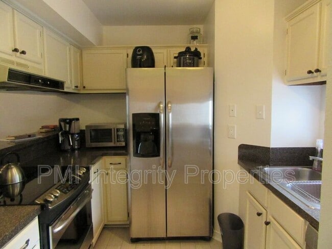 Building Photo - 8441 E Cypress Point Ct