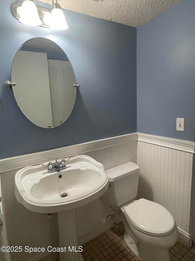 Building Photo - 3233 Sea Oats Cir