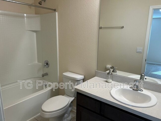 Building Photo - 880 Observatory Pkwy